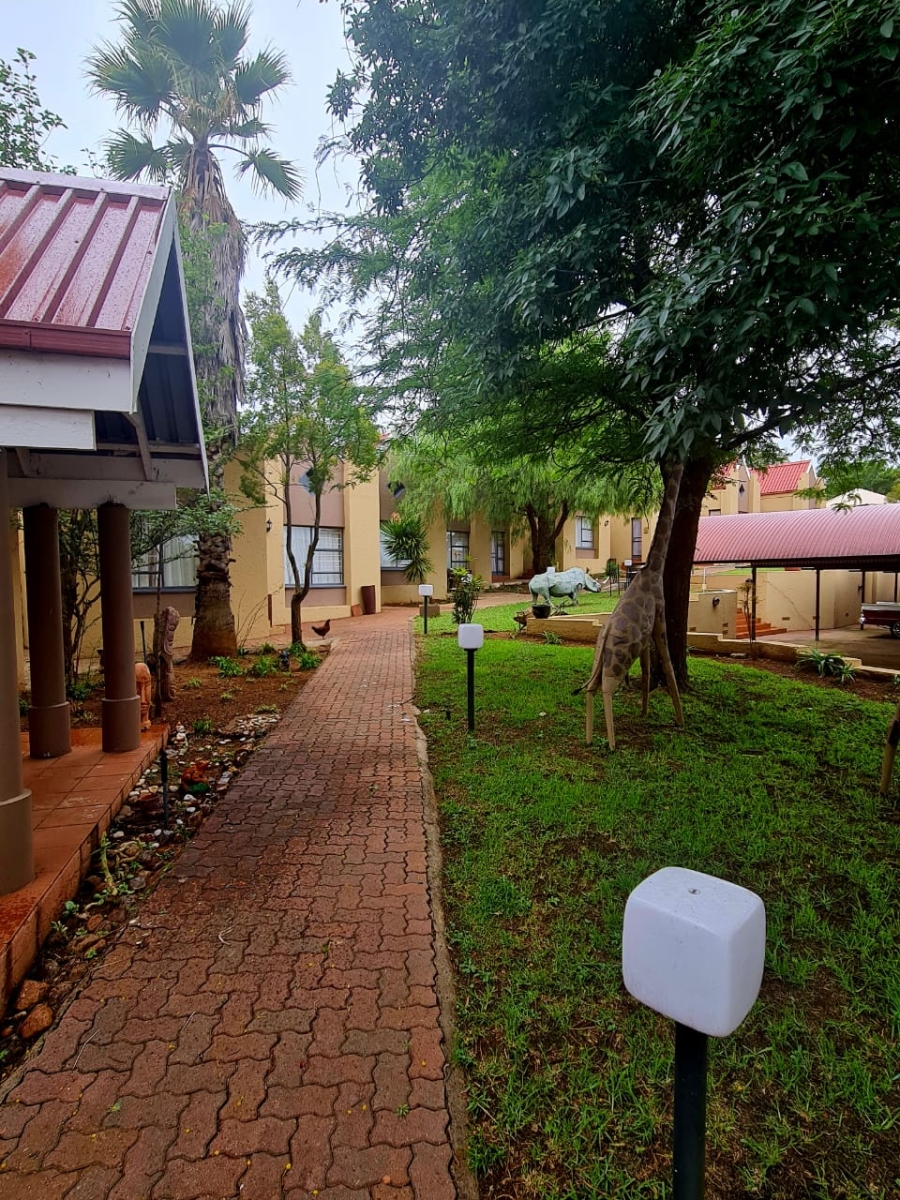 Commercial Property for Sale in Lindequesdrif North West